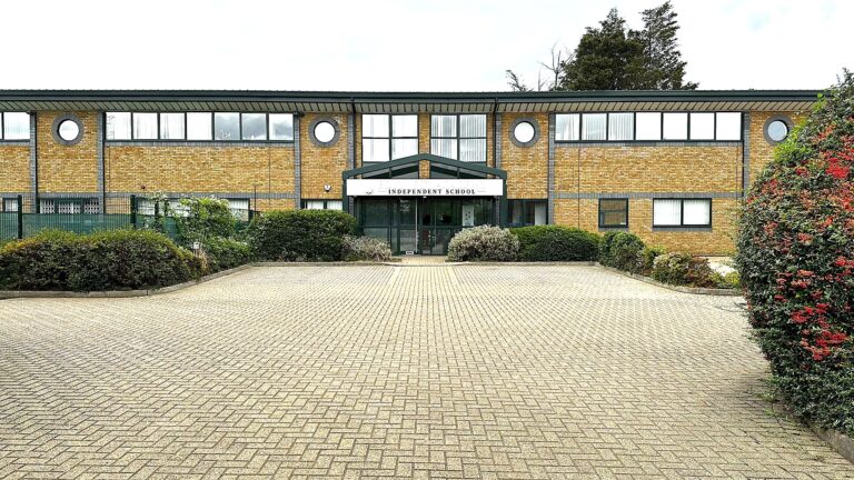 Edullect_Front_Distance_01